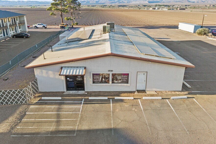 More Photos Of 1550 W Thatcher Blvd, Safford Loft Creative Space For Sale