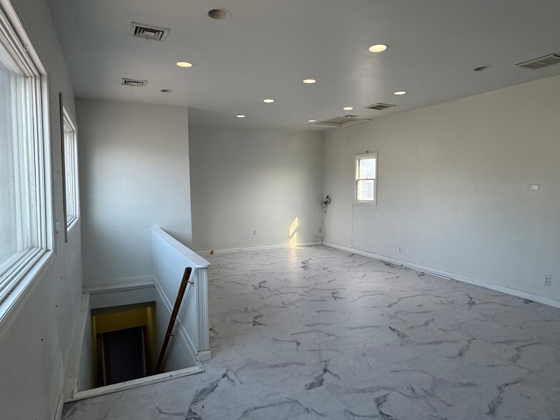 More Photos Of 3990 Hylan Blvd, Staten Island Freestanding For Sale