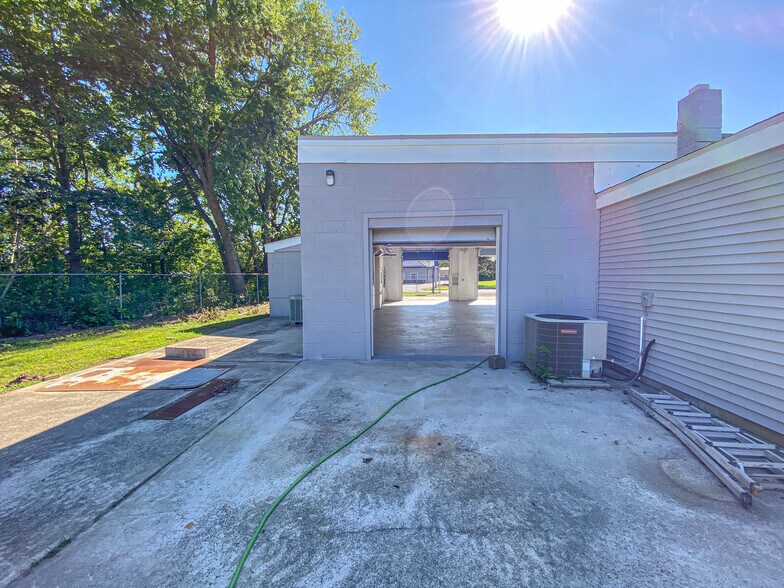 More Photos Of 15 Georgetown Rd, Wrightstown Service For Lease