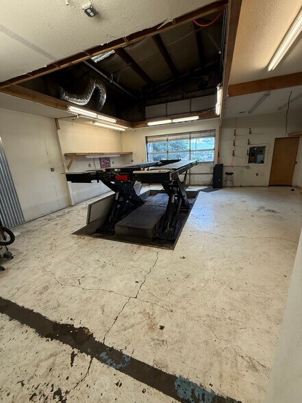 More Photos Of 5410 E Commerce Ave, Flagstaff Warehouse For Lease
