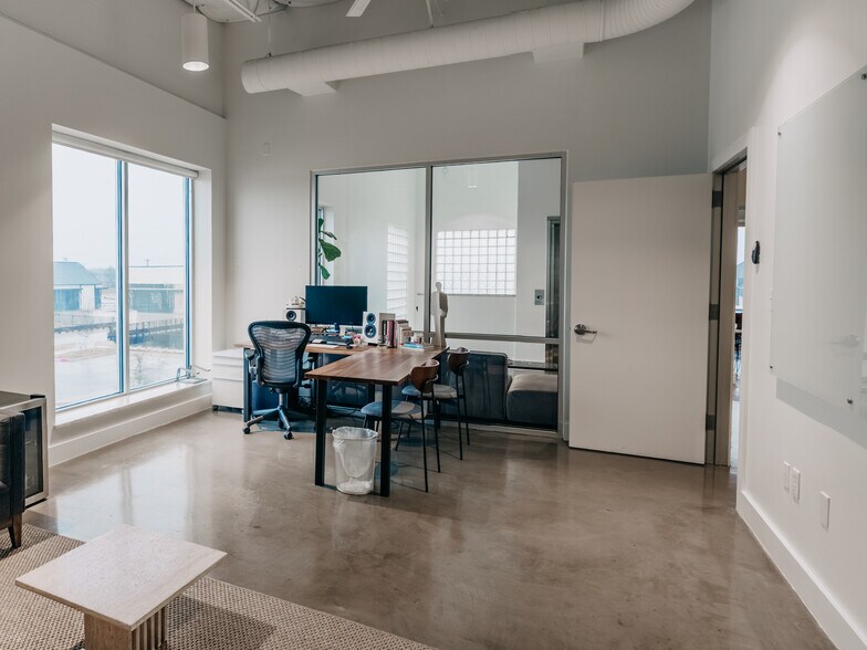 More Photos Of 9555 Harmon Rd, Fort Worth Office For Lease