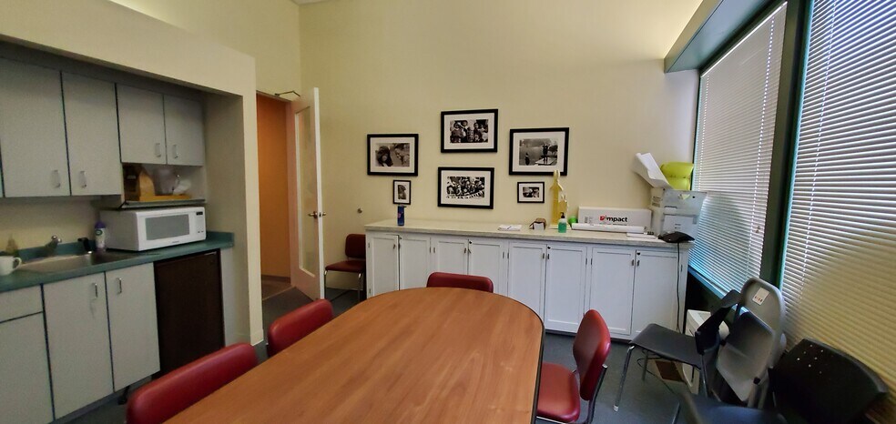 More Photos Of 320 Lake St, Oak Park Office For Lease