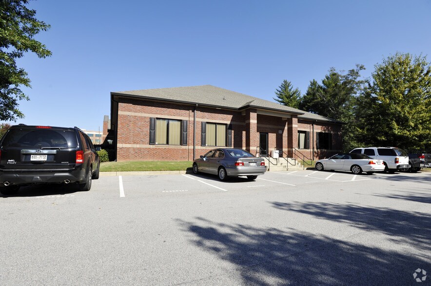 More Photos Of 1498 Jesse Jewell Pky SE, Gainesville Medical For Lease