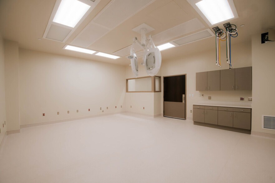 More Photos Of 11880 Physicians dr, El Paso Healthcare For Sale