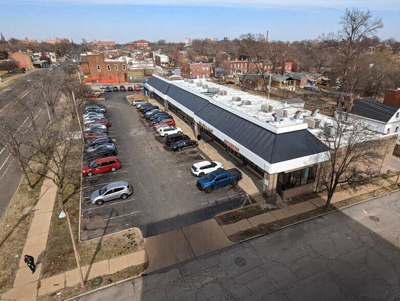 More Photos Of 3934-3956 S Broadway, Saint Louis Storefront For Lease