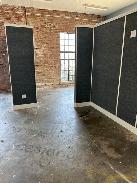 More Photos Of 2927 Paseo Dr, Oklahoma City Office For Lease