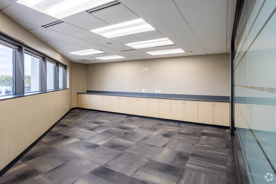 More Photos Of 435 Ford Rd, Saint Louis Park Office For Sale