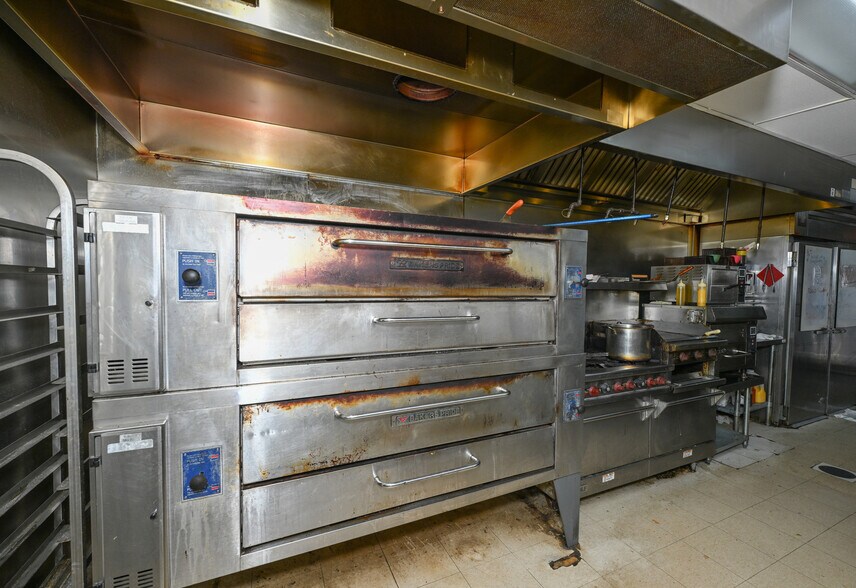 More Photos Of 2160 East Ave, Akron Restaurant For Sale