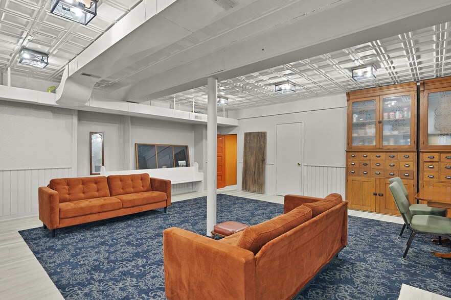 More Photos Of 30 Quarterline St, Newaygo Specialty For Sale