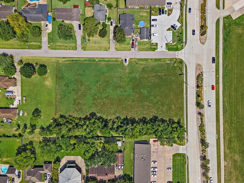 More Photos Of Eagle Dr, Mont Belvieu Land For Sale