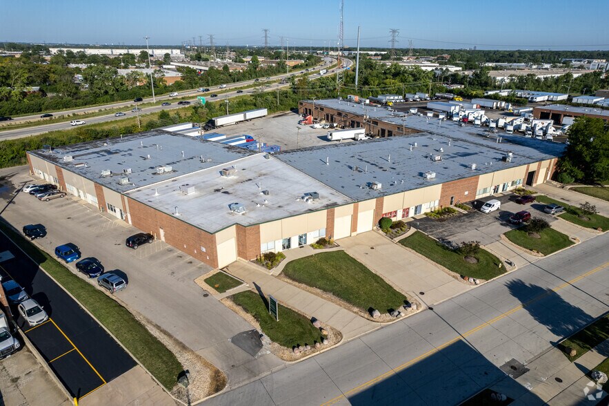 More Photos Of 736-776 Industrial Dr, Elmhurst Warehouse For Lease