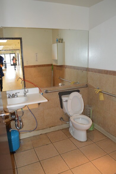 More Photos Of 1455 Monterey Pass Rd, Monterey Park Office Residential For Lease