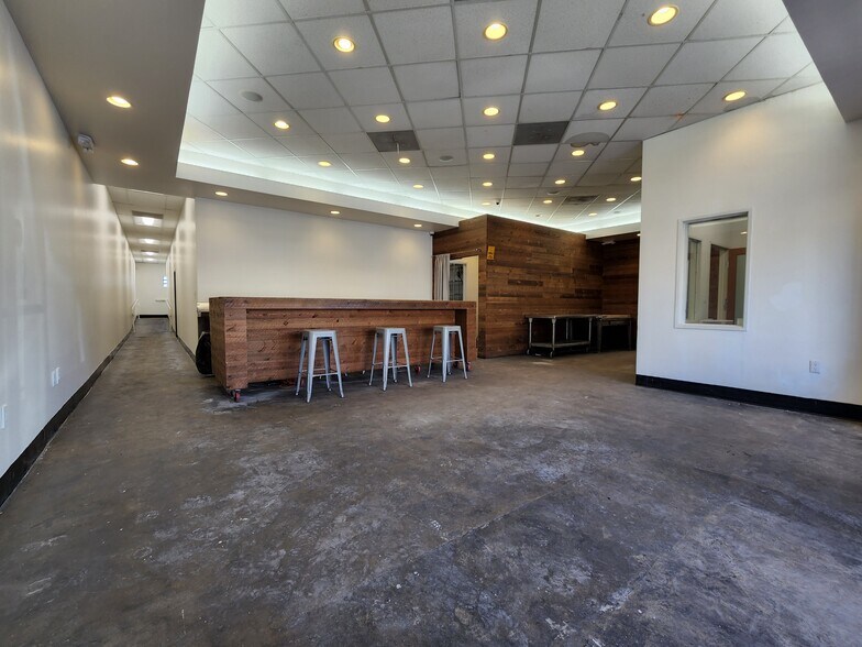 More Photos Of 1066-1070 S Fairfax Ave, Los Angeles Restaurant For Lease