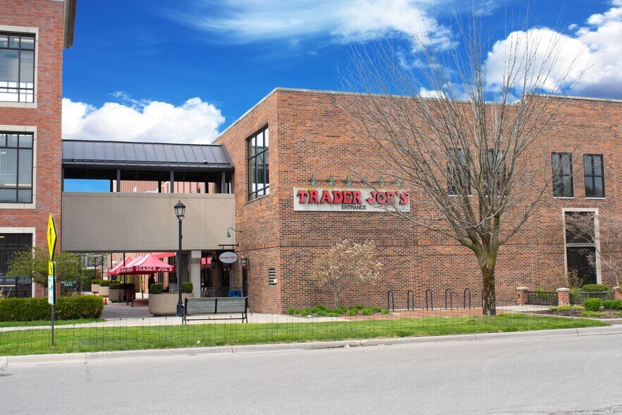 More Photos Of 17000-17030 Kercheval Ave, Grosse Pointe General Retail For Sale