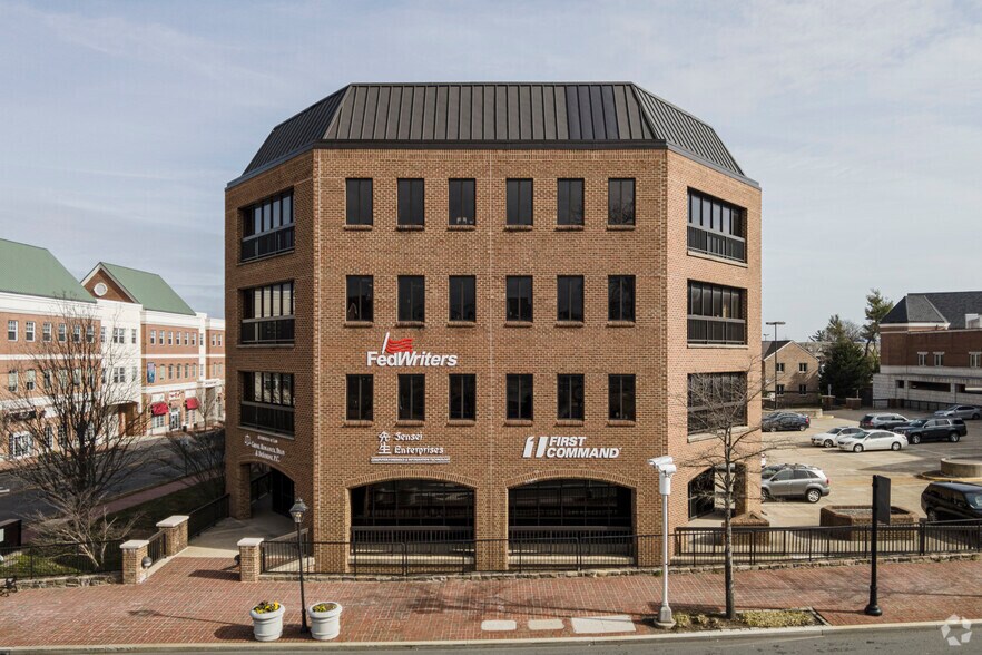 More Photos Of 3975 University Dr, Fairfax Office Residential For Lease