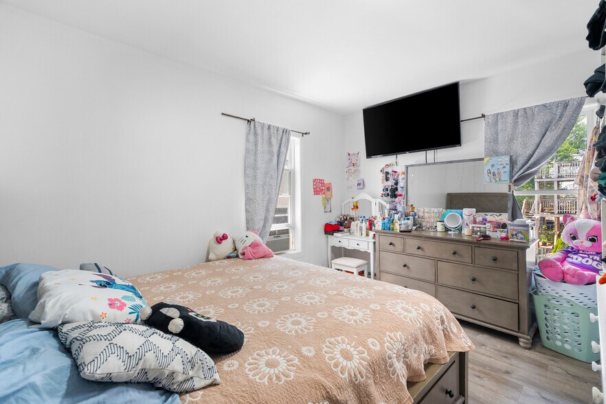 More Photos Of 116 Foundry St, Central Falls Apartments For Sale