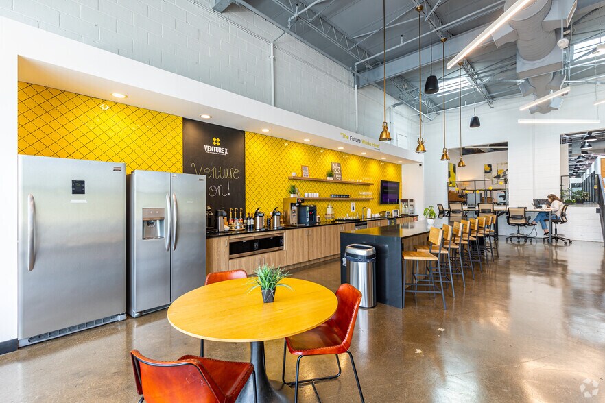 More Photos Of 1806 Summit Ave, Richmond Coworking Space