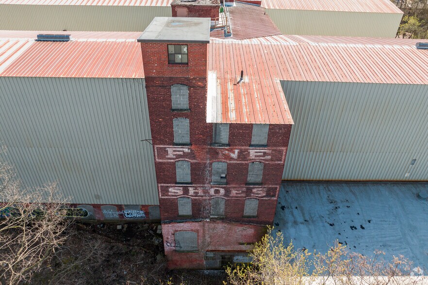 More Photos Of 30 Charlotte St, Binghamton Warehouse For Lease