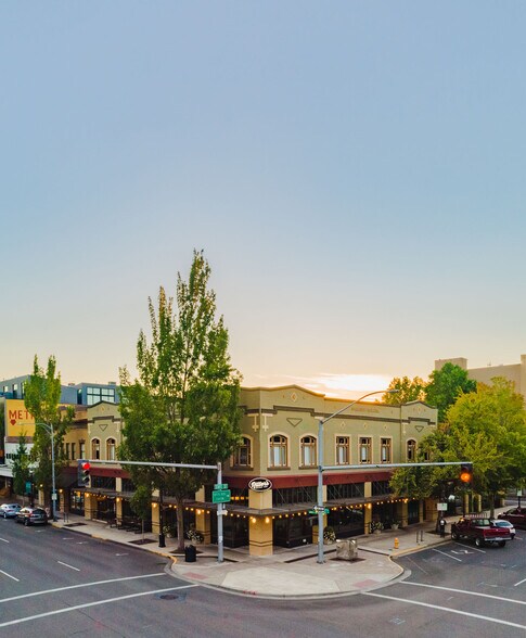 More Photos Of 447 State St, Salem Apartments For Lease