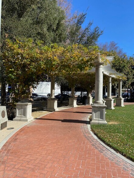 More Photos Of 24237 Main St, Santa Clarita Medical For Sale