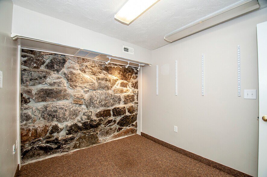 More Photos Of 4 Davis Ct, Brookline Loft Creative Space For Lease
