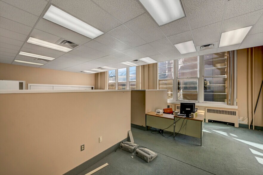 More Photos Of 301 Delaware Ave, Olyphant Office For Sale