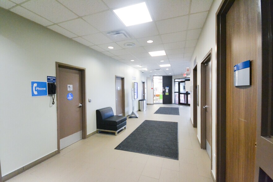 More Photos Of 1620 29th St NW, Calgary Medical For Lease