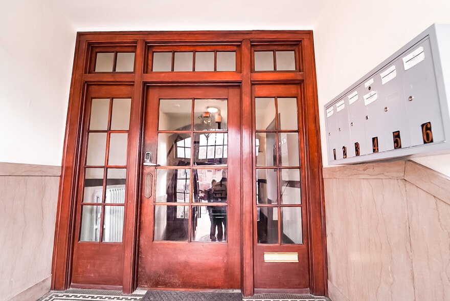 More Photos Of 2101 N Pennsylvania St, Indianapolis Apartments For Sale