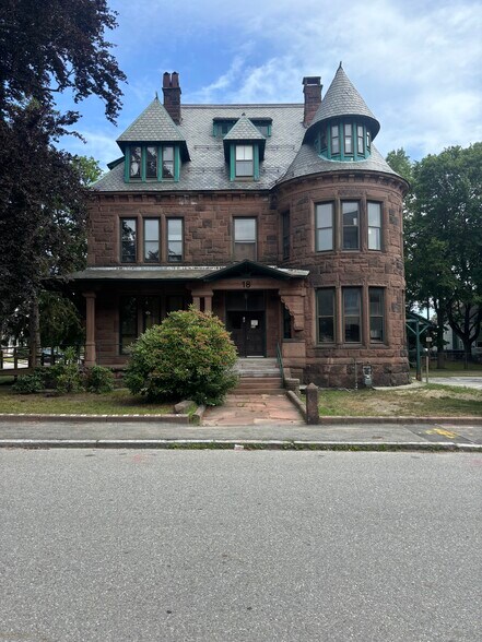 More Photos Of 16 Claremont St, Worcester Specialty For Sale