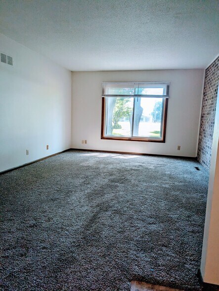 More Photos Of 823 Doran Dr, Boone Multifamily For Sale