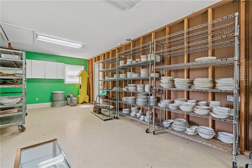 More Photos Of 505 MO-273 Highway, Tracy Freestanding For Sale