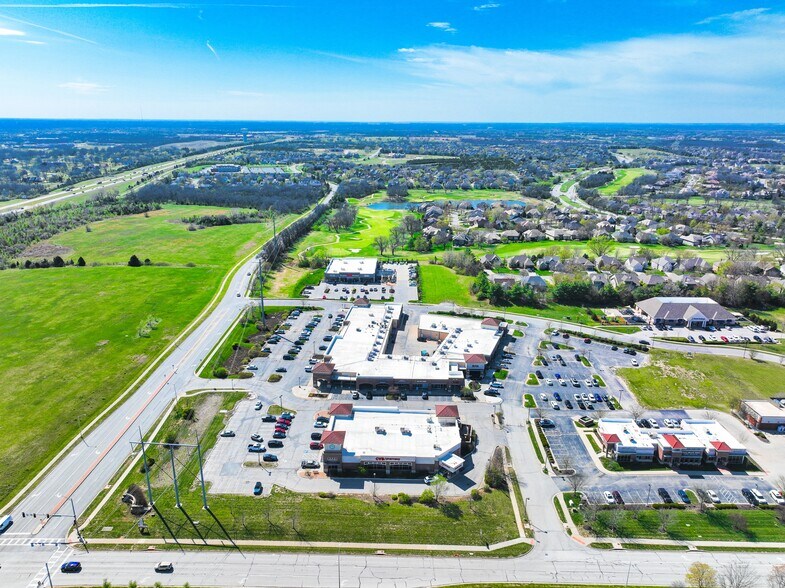 More Photos Of 10050 Woodland Dr, Lenexa Drugstore For Sale