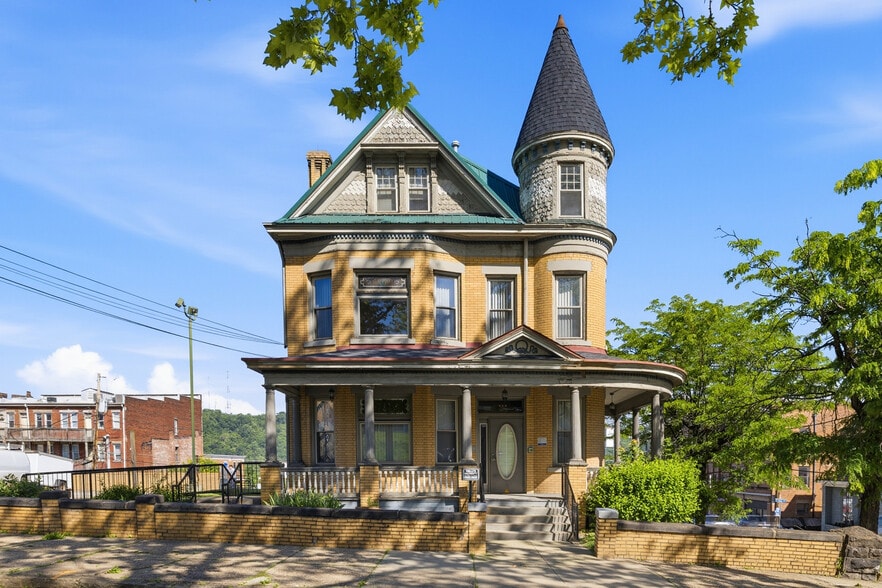 More Photos Of 101 W 9th Ave, Homestead Office For Sale