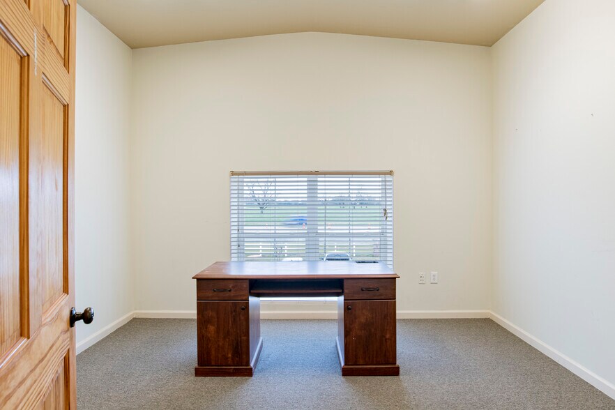 More Photos Of 25341 State Highway 181, Daphne Flex For Sale