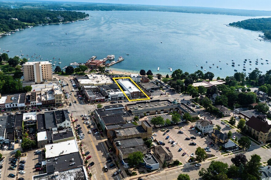 More Photos Of 846 Main St, Lake Geneva Storefront For Sale