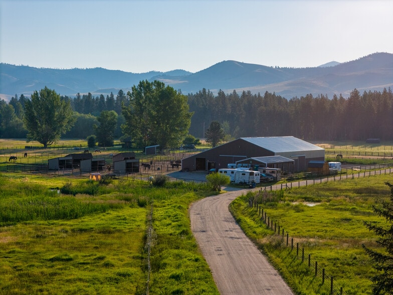 More Photos Of 5228 Gardner Ln, Florence Horse Stables For Sale