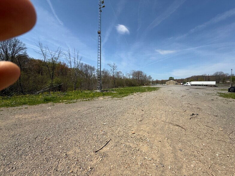 More Photos Of 4881 Pittsburgh Rd, Harrisville Light Distribution For Sale