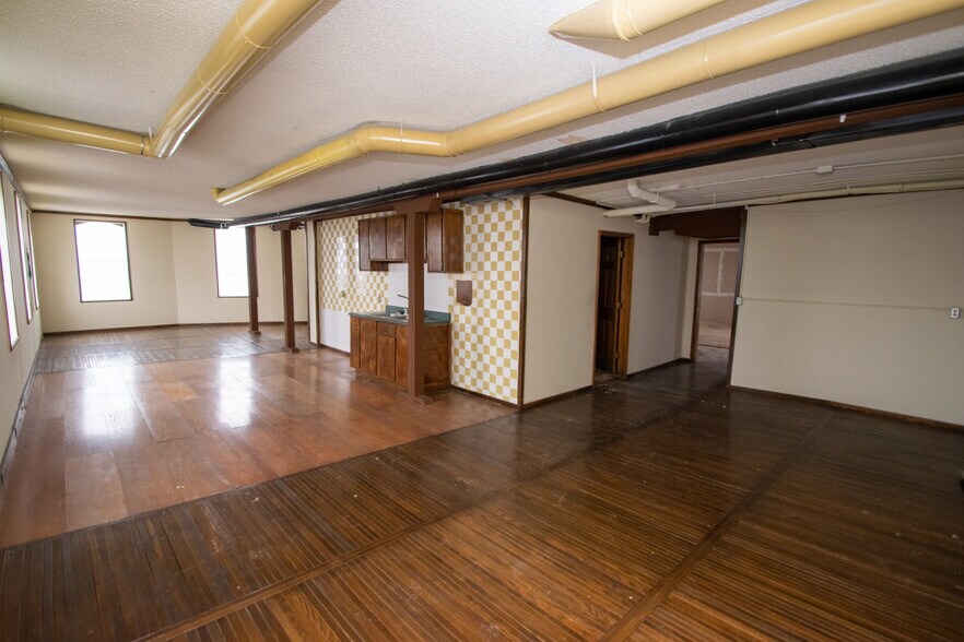 More Photos Of 300 4th St, Algoma Apartments For Sale
