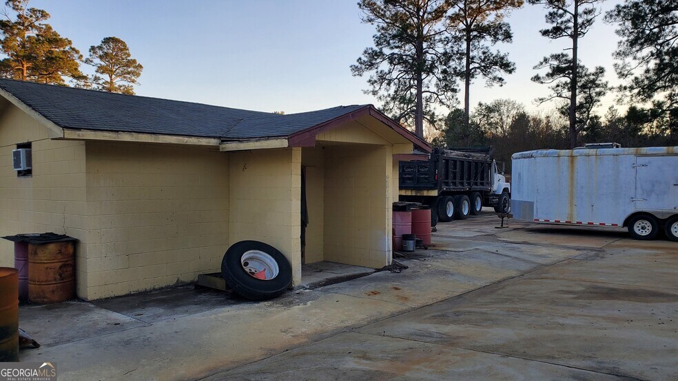 More Photos Of 10328 GA Highway 29, Soperton Flex For Sale