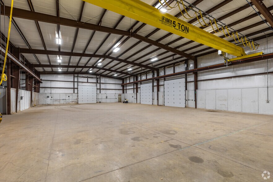 More Photos Of 10712 W County Road 77, Midland Service For Lease