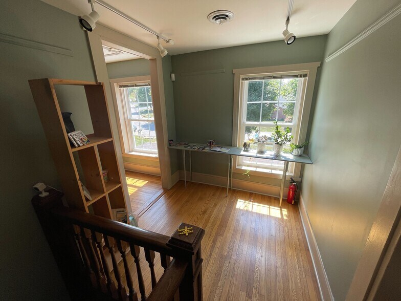 More Photos Of 300 Pepper St S, Christiansburg Coworking Space