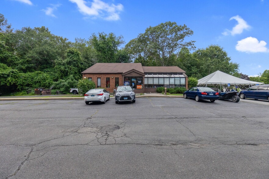 More Photos Of 7 Independence Dr, Marlborough Freestanding For Sale