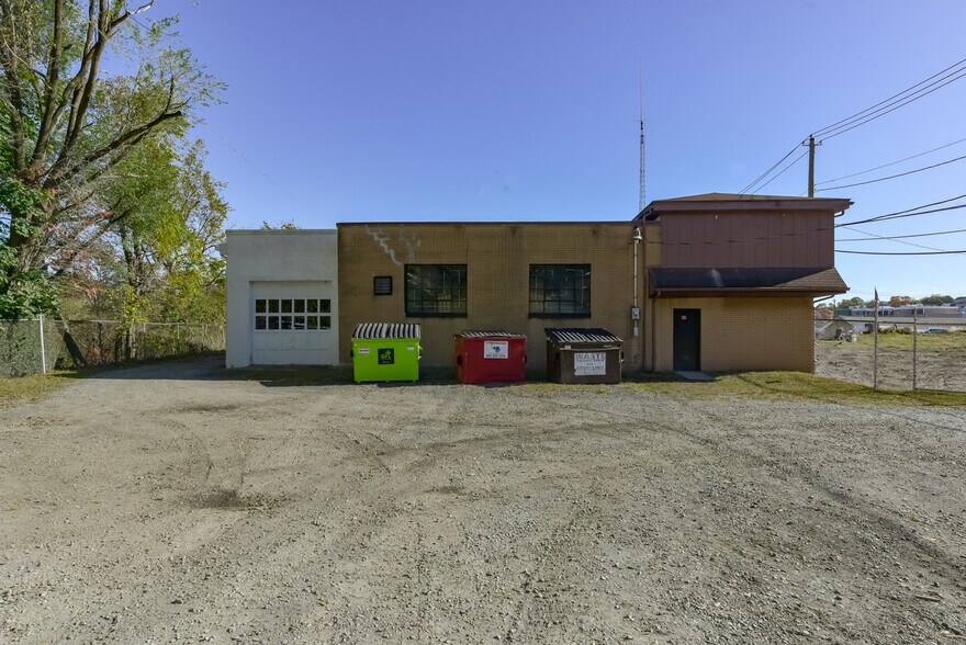 More Photos Of 77 N Market St, Nanticoke Distribution For Lease
