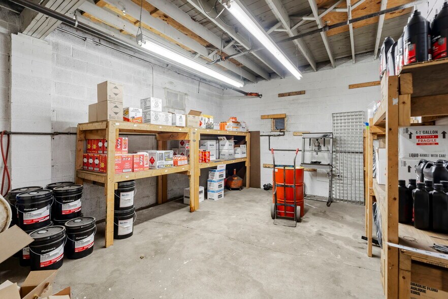 More Photos Of 2012 Cumberland St, Lebanon Freestanding For Sale