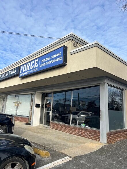 More Photos Of 437-447 Broad St, Shrewsbury Storefront For Lease