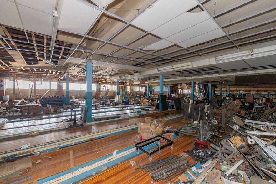 More Photos Of 1820 E 30th St, Cleveland Sports And Entertainment For Sale