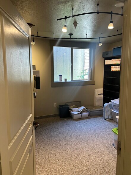 More Photos Of 1268 W South Jordan Pky, South Jordan Medical For Lease