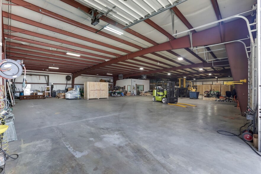 More Photos Of 2591 Harrison Rd, Columbus Warehouse For Sale