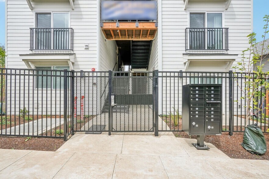 More Photos Of 4775 NE 107th Ave, Portland Apartments For Sale