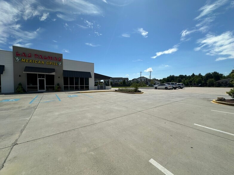 More Photos Of 14552 Airline Hwy, Gonzales General Retail For Lease